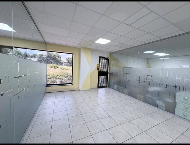 749M² OFFICE TO LET IN MIDRIDGE PARK